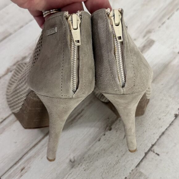 Gianfranco Ferre Heeled Booties 38 Size 8 Perforated Peep Toe Zipper Designer - Picture 3 of 7